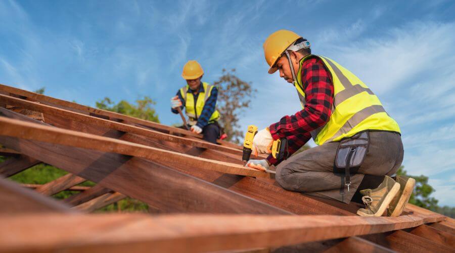 Professional Flat Roofing Installation services in Edwardsport, IN